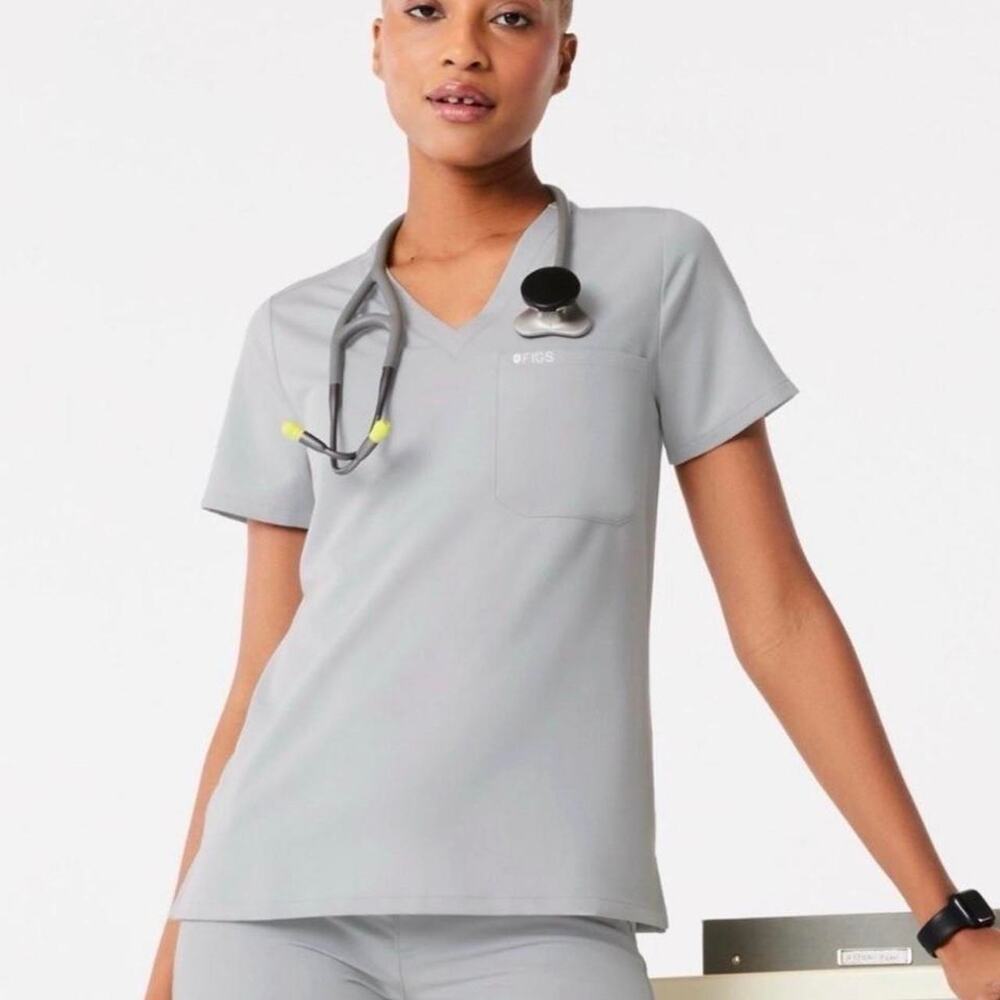 Figs XXS Catarina Extremes Scrub Top in Light Grey